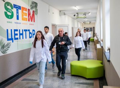 STEM център в ПГССХТ 3